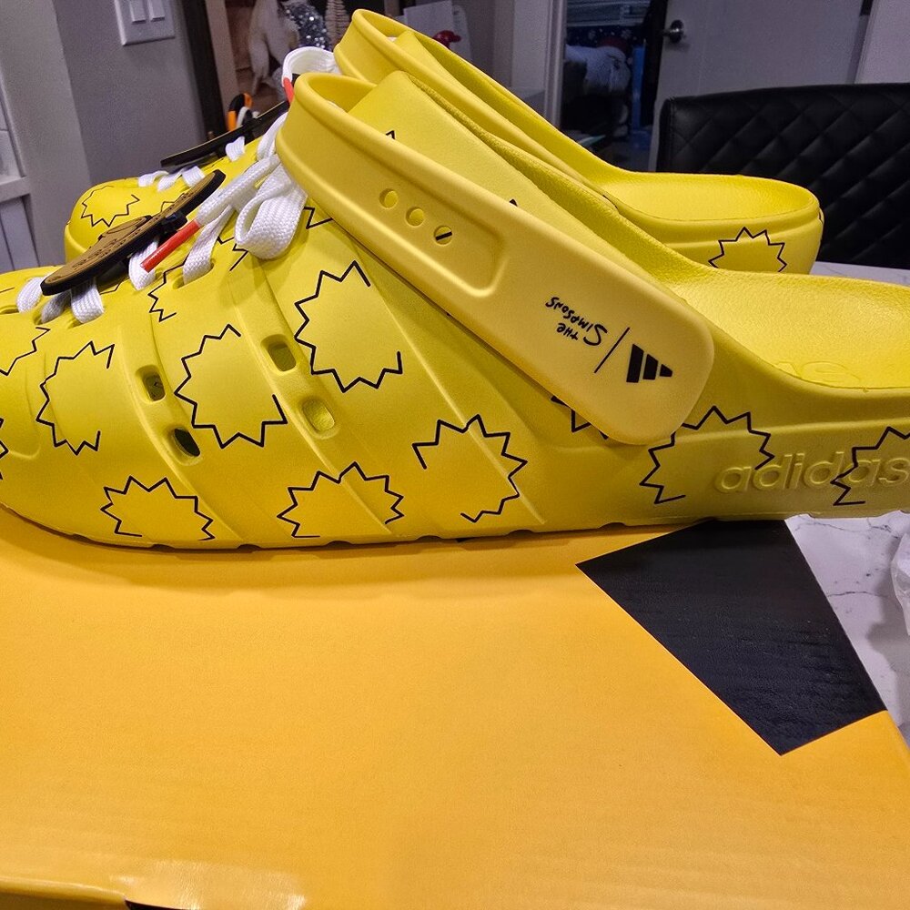 NEW adidas ADILETTE CLOG - SIMPSON 'Yellow' HQ2580 SIMPSONS Mens Size 12 NEW